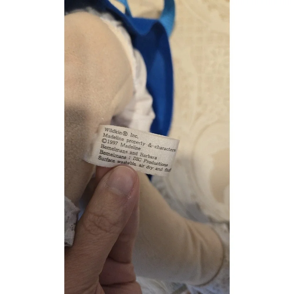 1997 Madeline Doll Hugging Backpack 25